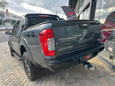 NISSAN Frontier 2.3 ATTACK CABINE DUPLA 4X4 BI-TURBO DIESEL AUTOM�TICO, Foto 4