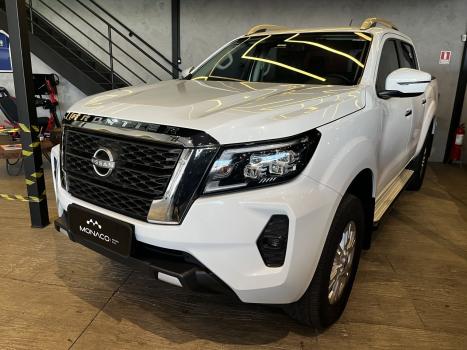 NISSAN Frontier 2.3 16V XE 4X4 CABINE DUPLA BI-TURBO DIESEL AUTOM�TICO, Foto 2