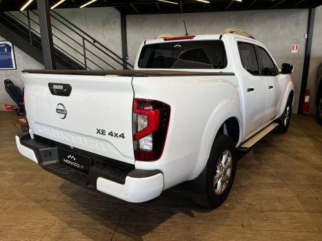 NISSAN Frontier 2.3 16V XE 4X4 CABINE DUPLA BI-TURBO DIESEL AUTOM�TICO, Foto 4