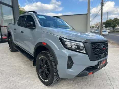 NISSAN Frontier 2.3 16V PRO4X CABINE DUPLA 4X4 BI-TURBO DIESEL AUTOMÁTICO, Foto 2