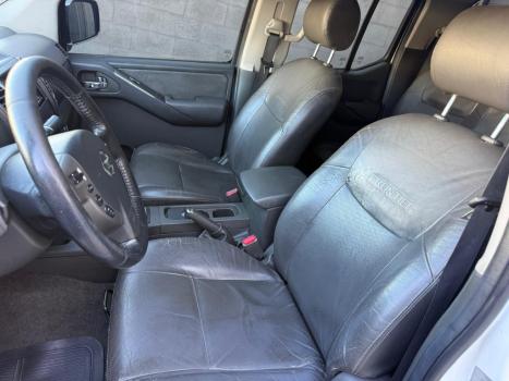 NISSAN Frontier 2.5 SL 4X4 TURBO DIESEL CABINE DUPLA AUTOM�TICO, Foto 4