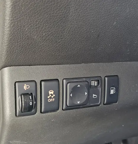 NISSAN Frontier 2.5 SL 4X4 TURBO DIESEL CABINE DUPLA AUTOM�TICO, Foto 19