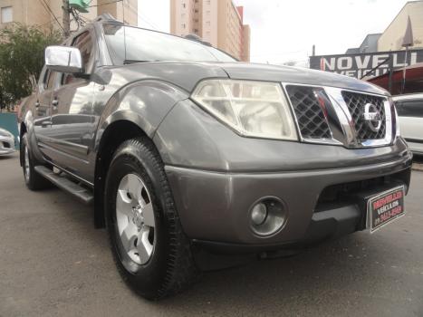 NISSAN Frontier 2.5 4X4 LE CABINE DUPLA TURBO DIESEL AUTOM�TICO, Foto 2