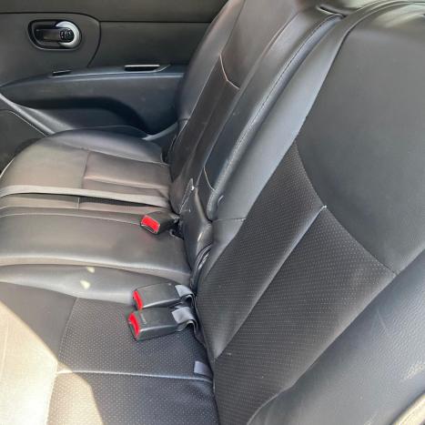 NISSAN Livina 1.8 16V 4P SL FLEX AUTOMÁTICO, Foto 6 NISSAN Livina 1.8 16V 4P SL FLEX AUTOMÁTICO, Foto 6