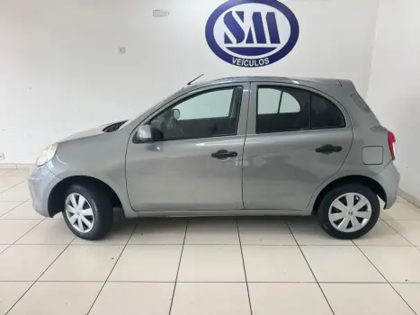NISSAN March 1.0 12V 4P S FLEX, Foto 2