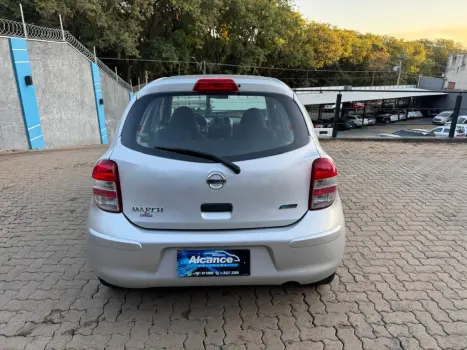 NISSAN March 1.0 16V 4P S FLEX, Foto 8