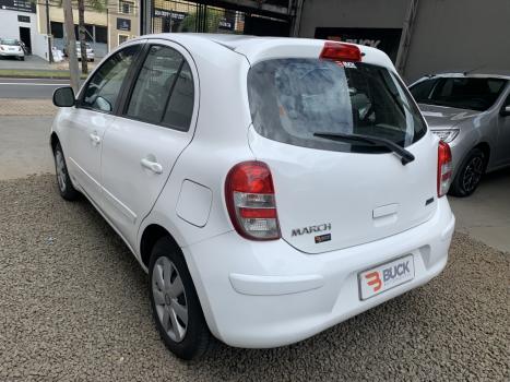 NISSAN March 1.0 16V 4P S FLEX, Foto 4