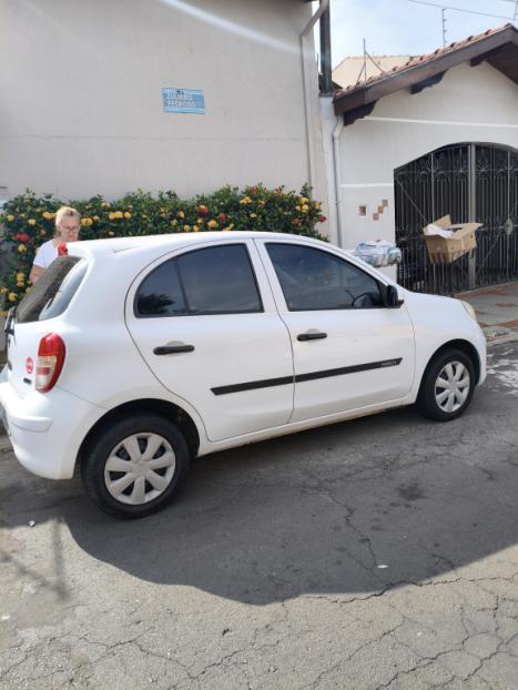 NISSAN March 1.0 16V 4P S FLEX, Foto 4