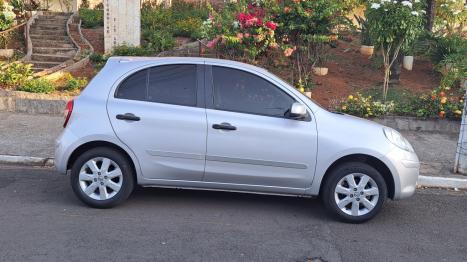 NISSAN March 1.6 16V 4P SV FLEX, Foto 2