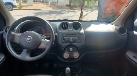 NISSAN March 1.6 16V 4P SR FLEX, Foto 2