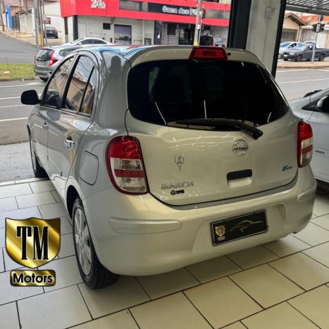 NISSAN March 1.6 16V 4P SV FLEX, Foto 4