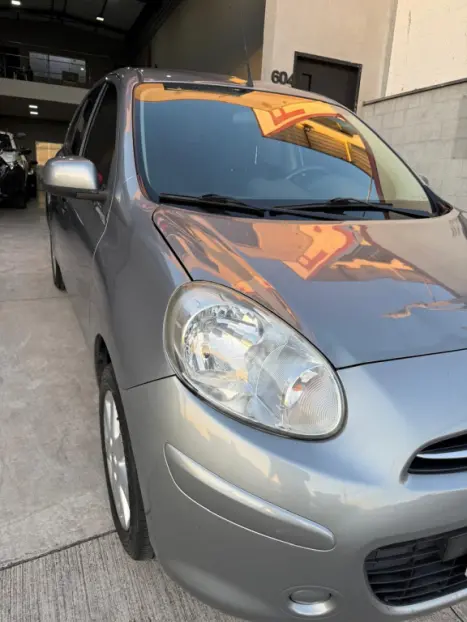 NISSAN March 1.6 16V 4P S FLEX, Foto 2