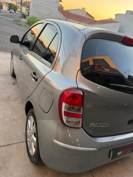 NISSAN March 1.6 16V 4P S FLEX, Foto 5
