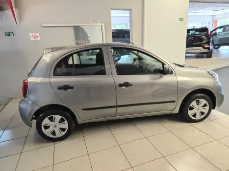 NISSAN March 1.6 16V 4P S FLEX, Foto 4