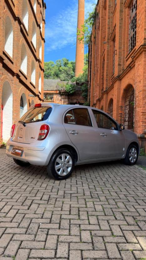 NISSAN March 1.6 16V 4P S RIO FLEX, Foto 3