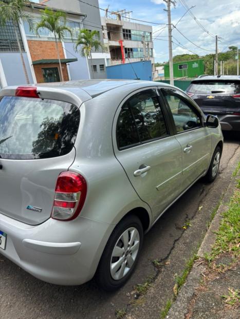 NISSAN March 1.6 16V 4P S FLEX, Foto 2