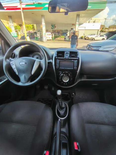 NISSAN March 1.6 16V 4P SL FLEX, Foto 4