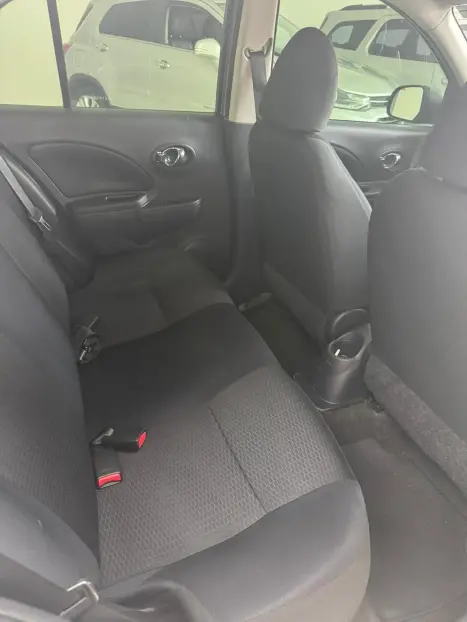 NISSAN March 1.6 16V 4P SV FLEX, Foto 10
