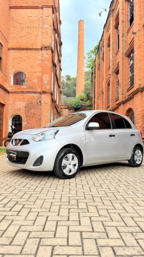 NISSAN March 1.6 16V 4P S FLEX, Foto 2