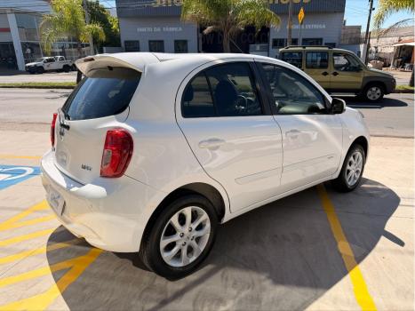 NISSAN March 1.6 16V 4P SV FLEX, Foto 5