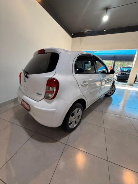 NISSAN March 1.6 16V 4P S FLEX, Foto 4