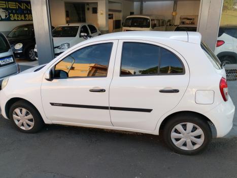 NISSAN March 1.6 16V 4P S FLEX, Foto 4