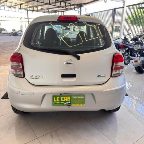 NISSAN March 1.6 16V 4P S FLEX, Foto 9
