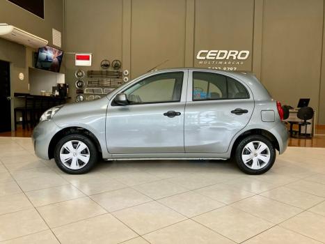 NISSAN March 1.6 16V 4P S FLEX, Foto 2