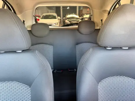 NISSAN March 1.6 16V 4P SV FLEX, Foto 14