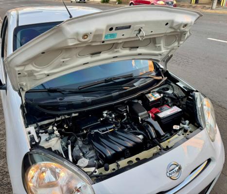NISSAN March 1.6 16V 4P SV FLEX, Foto 4