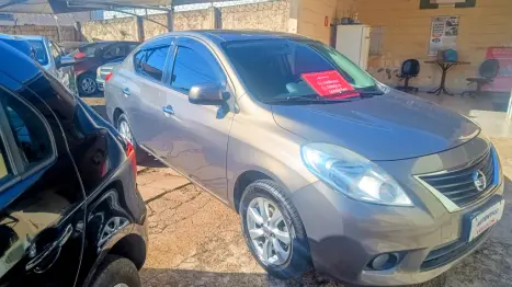 NISSAN Versa Sedan 1.6 16V 4P FLEX SL, Foto 2