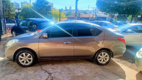 NISSAN Versa Sedan 1.6 16V 4P FLEX SL, Foto 3