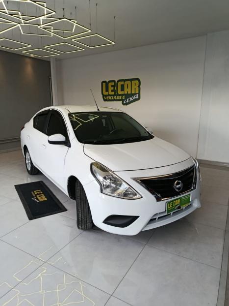 NISSAN Versa Sedan 1.0 4P FLEX, Foto 1