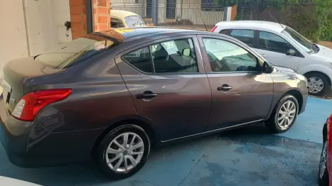 NISSAN Versa Sedan 1.6 16V 4P FLEXSTART V-DRIVE, Foto 9