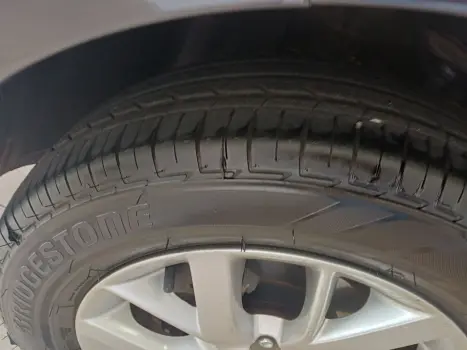 NISSAN Versa Sedan 1.6 16V 4P SV FLEX XTRONIC AUTOM�TICO CVT, Foto 6