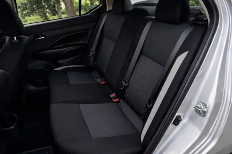 NISSAN Versa Sedan 1.6 16V 4P FLEX ADVANCE XTRONIC AUTOM�TICO CVT, Foto 8