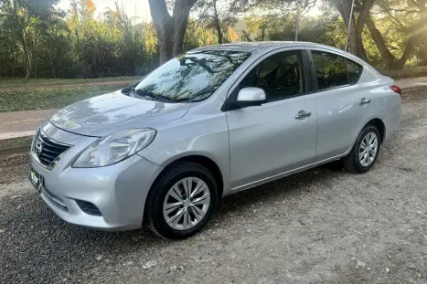 NISSAN Versa Sedan 1.6 16V 4P FLEX SV, Foto 1