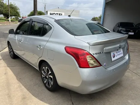 NISSAN Versa Sedan 1.6 16V 4P FLEX SL, Foto 2