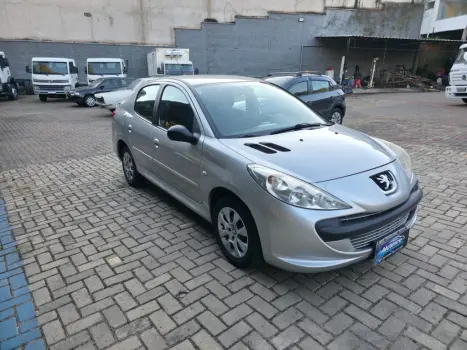 PEUGEOT 207 Sedan 1.4 4P PASSION XR FLEX, Foto 2
