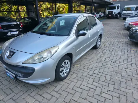 PEUGEOT 207 Sedan 1.4 4P PASSION XR FLEX, Foto 3