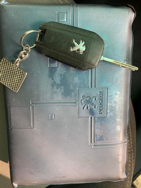 PEUGEOT 208 1.5 4P FLEX ACTIVE, Foto 8 PEUGEOT 208 1.5 4P FLEX ACTIVE, Foto 8