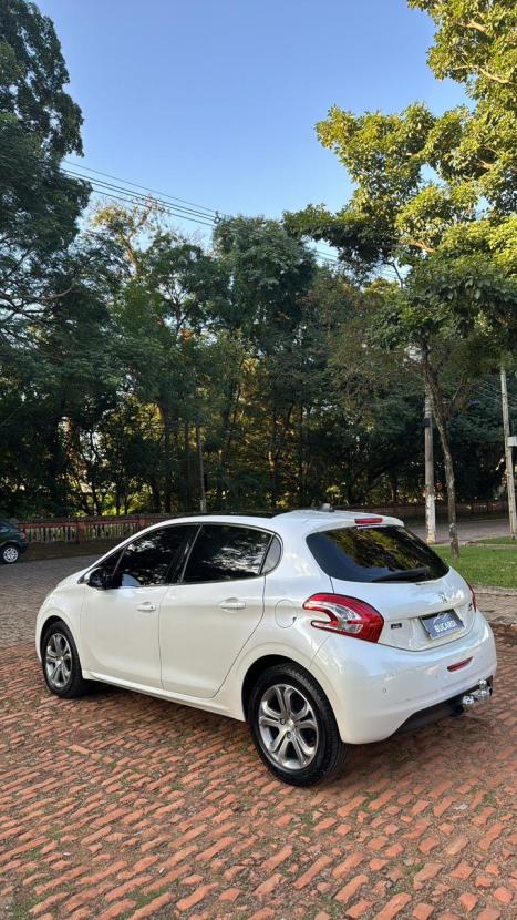 PEUGEOT 208 1.6 16V 4P FLEX GRIFFE AUTOMÁTICO, Foto 8 PEUGEOT 208 1.6 16V 4P FLEX GRIFFE AUTOMÁTICO, Foto 8