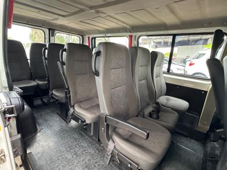 PEUGEOT Boxer 2.3 HDI 330 TURBO DIESEL 16 LUGARES, Foto 6