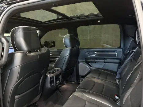 RAM 1500 3.0 HURRICANE 6 BITURBO LARAMIE NIGHT EDITION CABINE DUPLA 4X4 AUTOM�TICO, Foto 18