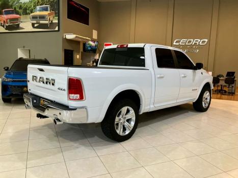 RAM 1500 5.7 V8 CLASSIC LARAMIE CABINE DUPLA 4X4 AUTOM�TICO, Foto 5