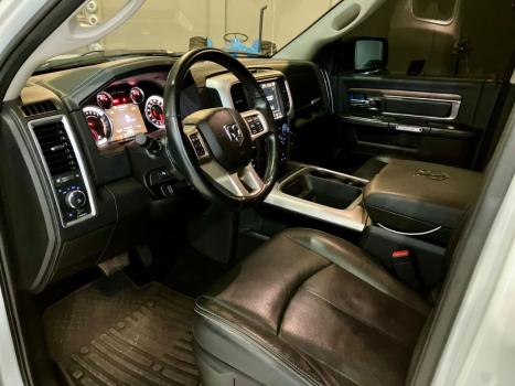 RAM 1500 5.7 V8 CLASSIC LARAMIE CABINE DUPLA 4X4 AUTOM�TICO, Foto 9