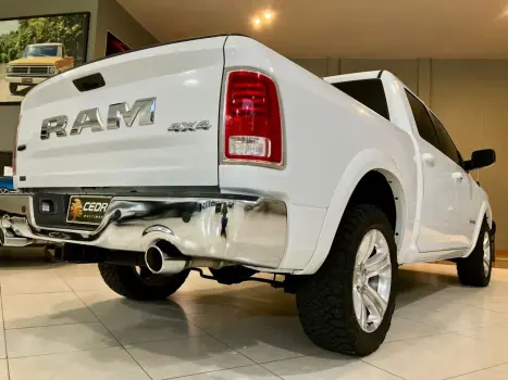 RAM 1500 5.7 V8 CLASSIC LARAMIE CABINE DUPLA 4X4 AUTOM�TICO, Foto 14