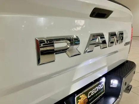 RAM 1500 5.7 V8 CLASSIC LARAMIE CABINE DUPLA 4X4 AUTOM�TICO, Foto 15