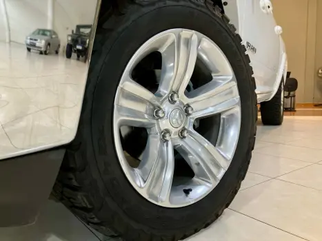 RAM 1500 5.7 V8 CLASSIC LARAMIE CABINE DUPLA 4X4 AUTOM�TICO, Foto 16