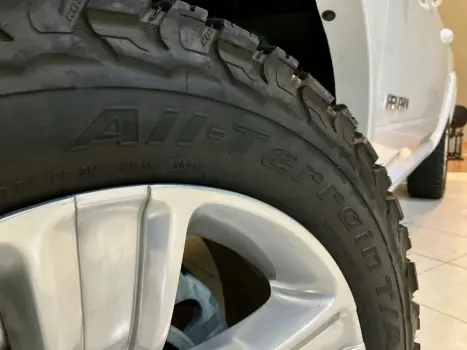 RAM 1500 5.7 V8 CLASSIC LARAMIE CABINE DUPLA 4X4 AUTOM�TICO, Foto 17